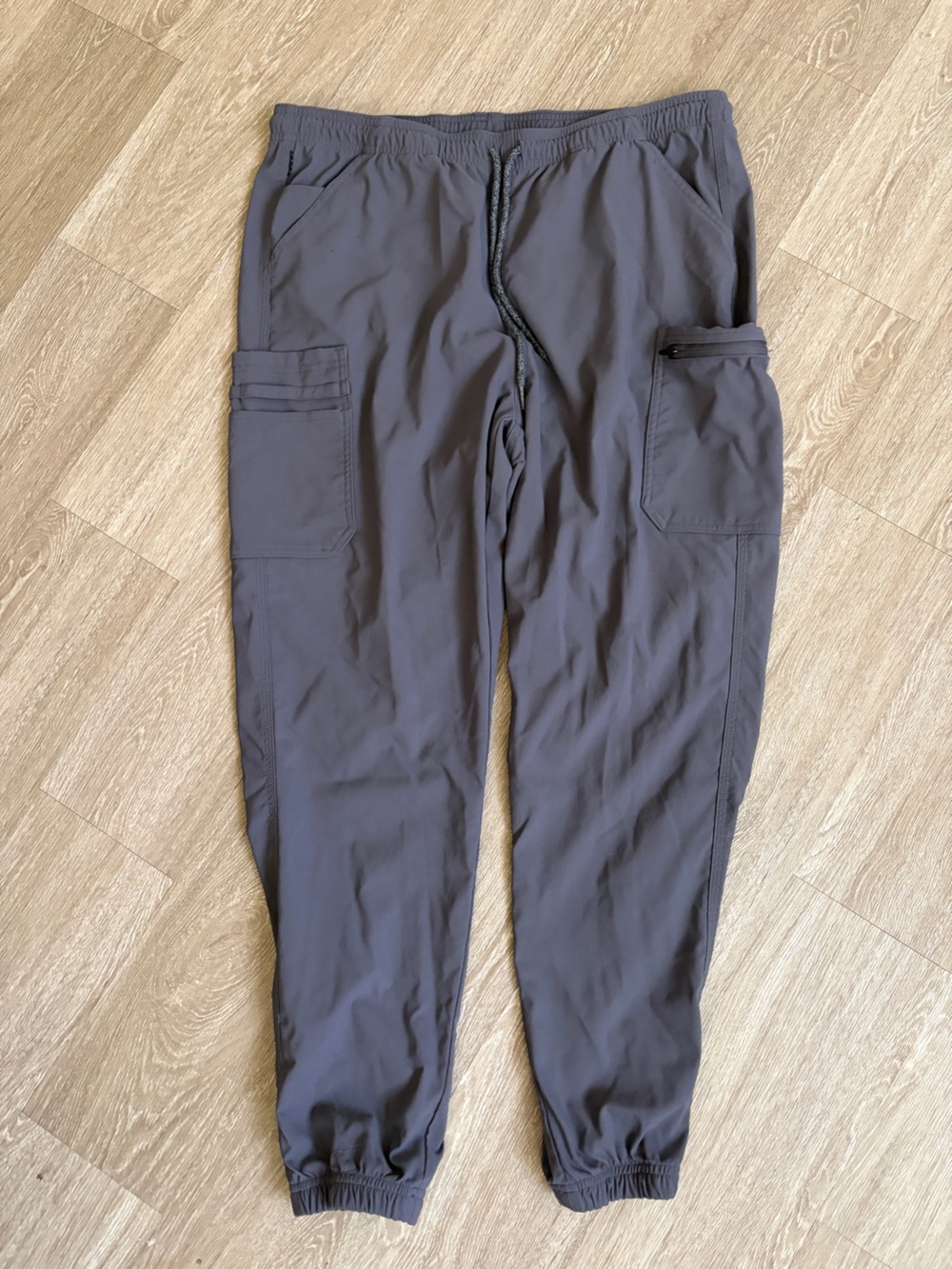 Set of Carhartt Gray Scrub Track Pants and Rainbow Scrub Top - Picture 5 of 10